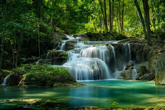 El nacimiento de río más caudaloso de Europa está en España: el agua brota desde una cueva con una fuerza espectacular