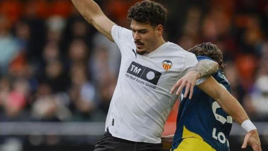 Filip Ugrinic: el equilibrio del Valencia CF en la victoria contra el Espanyol