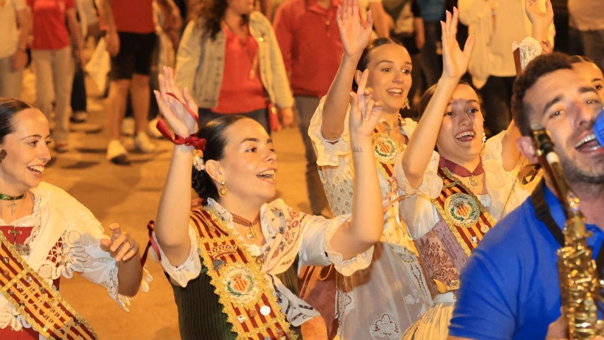 Música, pólvora y baile para cerrar las fiestas en Vila-real.