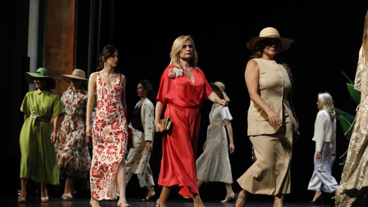 Uno de los momentos del desfile celebrado, ayer, en el Filarmónica.