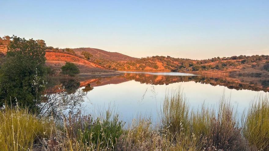 Naturaleza y patrimonio se unen una ruta de senderismo de dificultad baja por el Rincón de Ballesteros