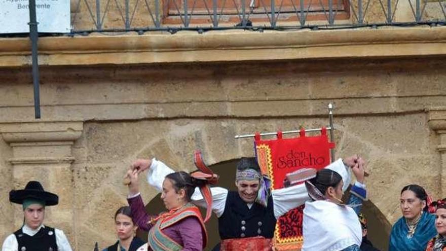 Benavente folk llena de sabor tradicional la Plaza Mayor