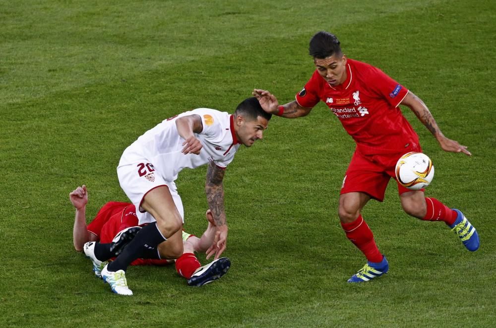 Las mejores imágenes de la final entre el Liverpool y el Sevilla.