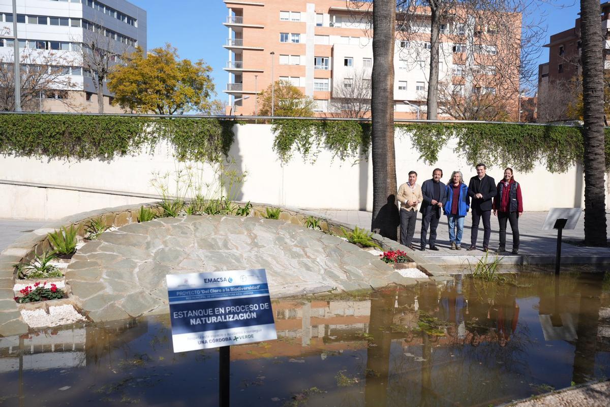 Visita a la fuente naturalizada de la avenida de los Piconeros.