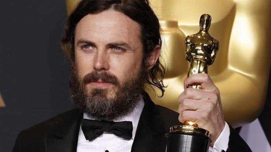 Casey Affleck con el Óscar.