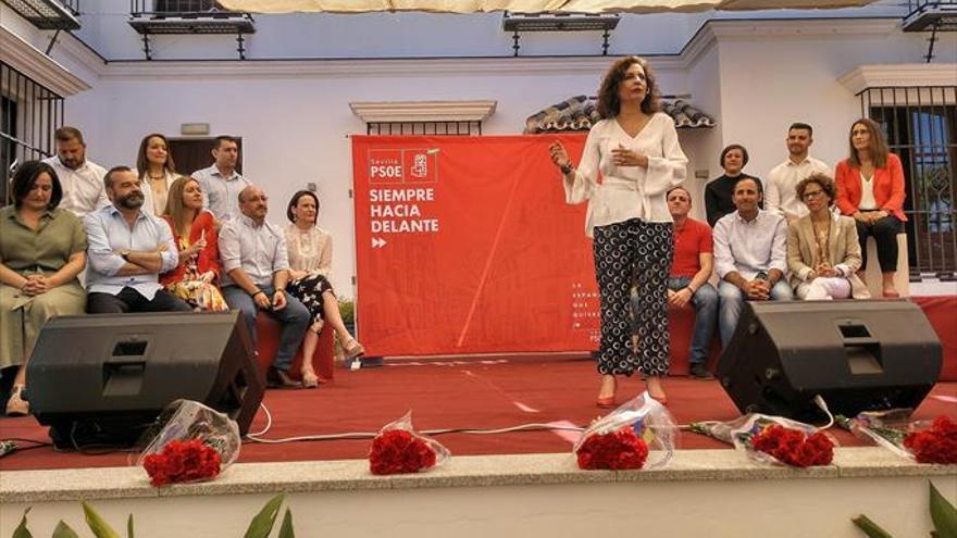 La ministra Montero reclama una victoria «contundente» del PSOE