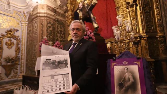 La hermandad de Jesús Caído presenta un calendario dedicado a Manolete.