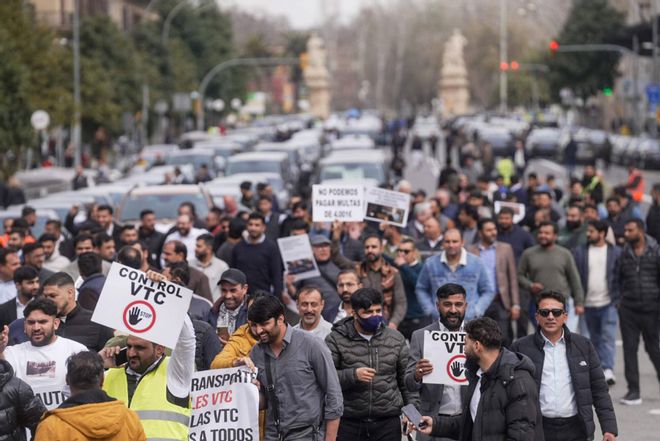 El sector de les VTC convoca protestes per evitar la seva "desaparició"