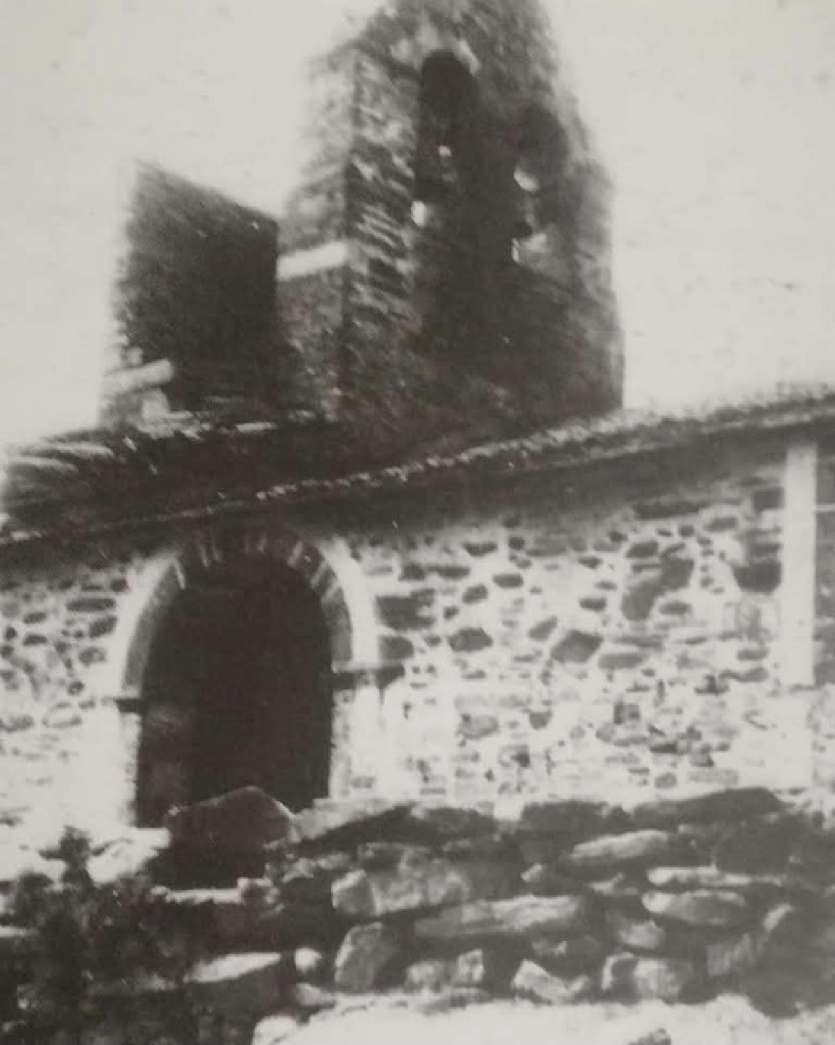 Campanario de la vieja iglesia de Riofrío de Aliste