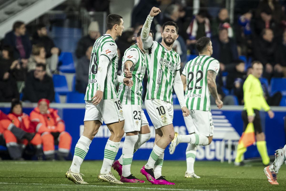 Huesca-Córdoba CF | Las imágenes del partido de LaLiga Hypermotion