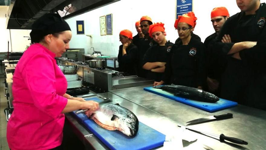 Imagen de archivo de una clase de cocina en la Escuela de Hostelería Costa del Sol Torremolinos.