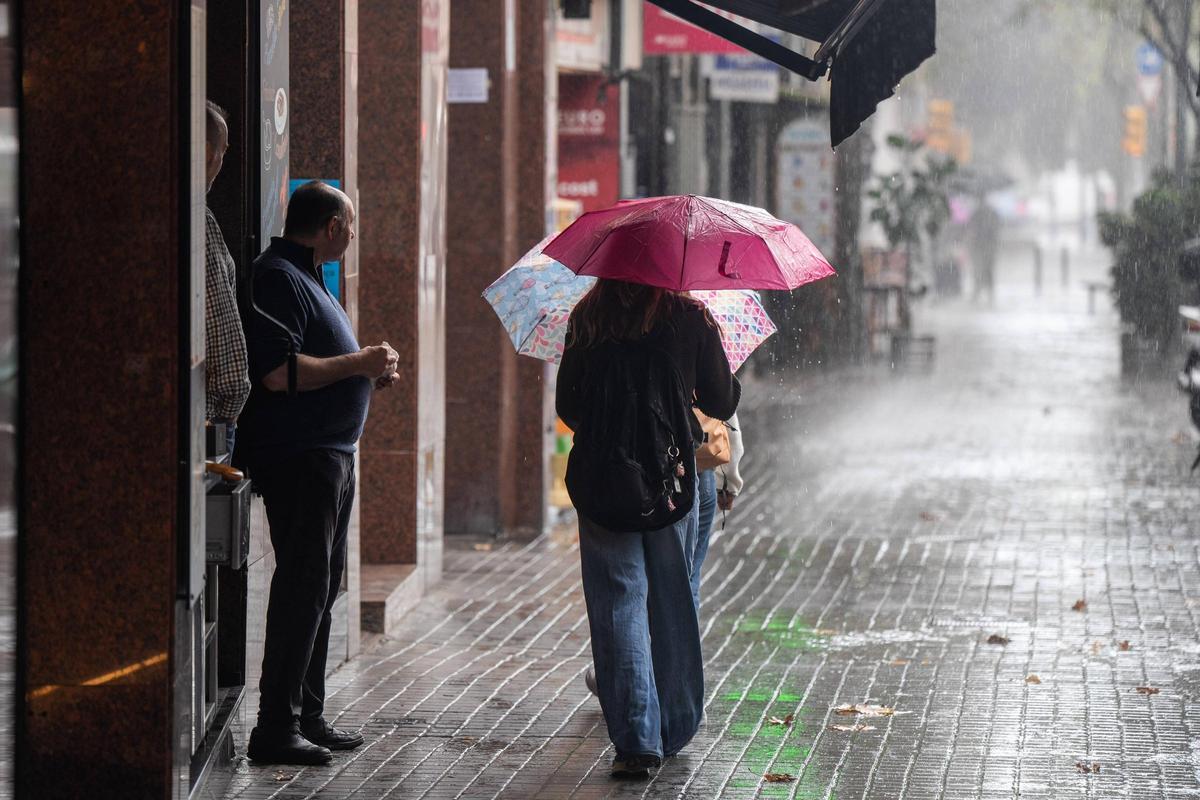 Aguacero en el barrio de Les Corts de Barcelona