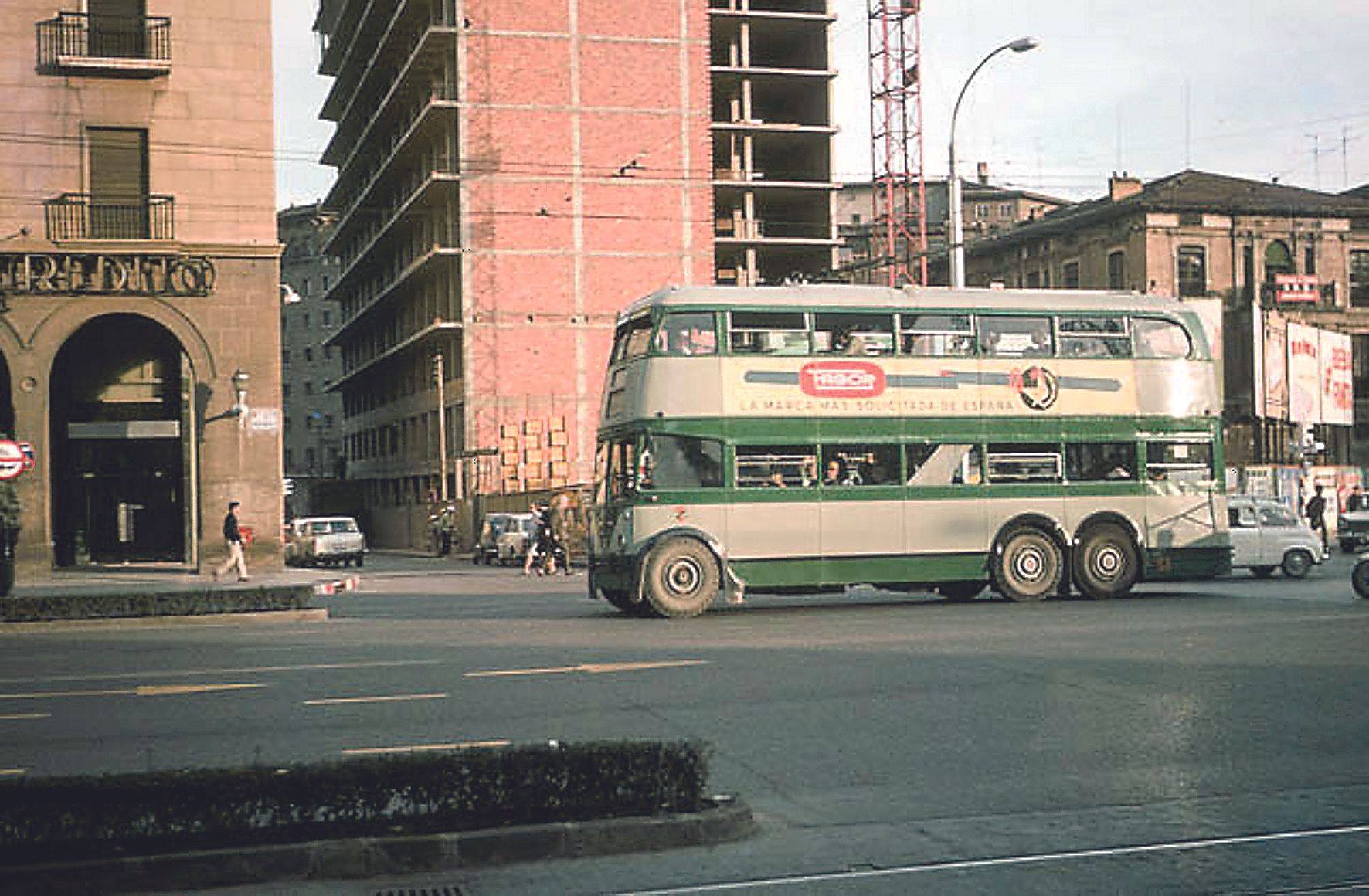 La historia de los 140 años de Avanza en Zaragoza, en imágenes