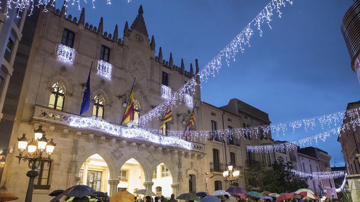 Terrassa inaugura la temporada de Navidad con el encendido del alumbrado público.