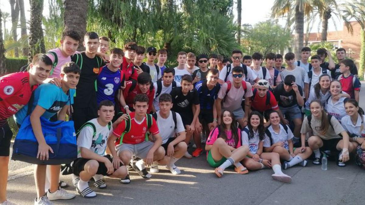 Equipos participantes en los Juegos Intersalesianos celebrados en Elche. |   