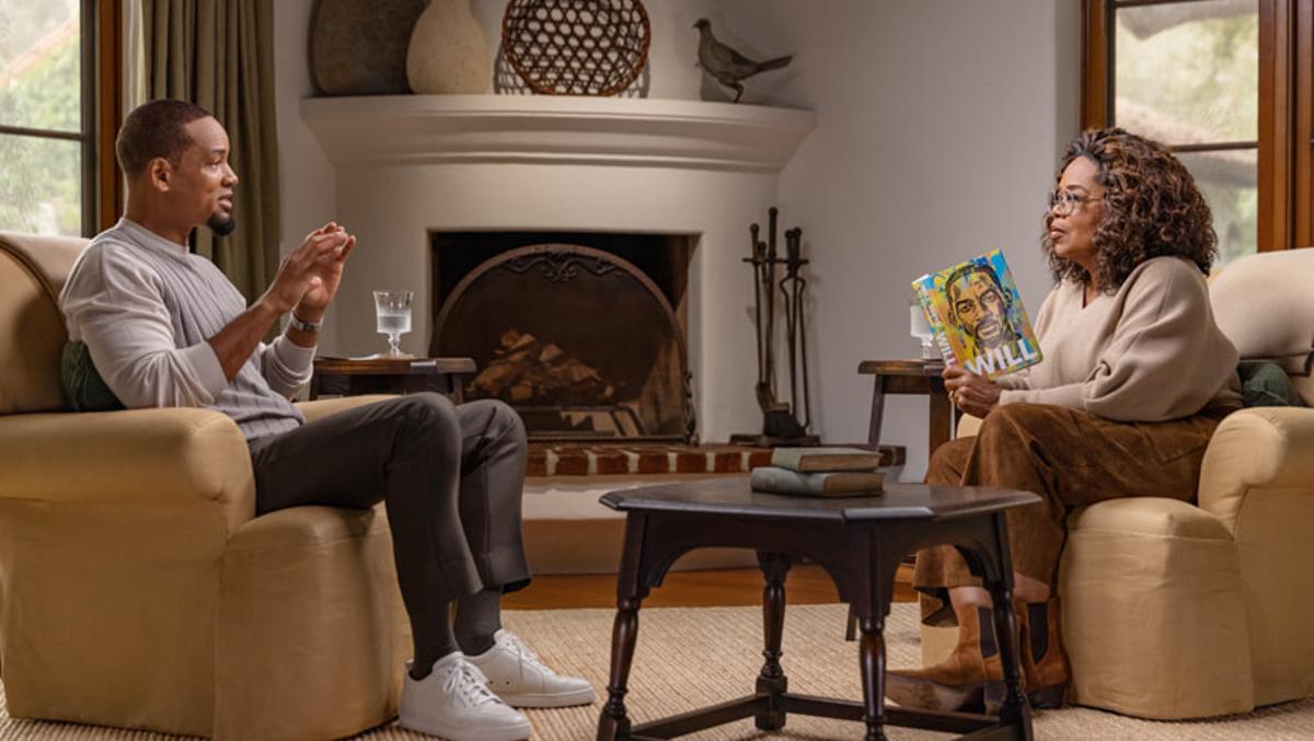 Una escena del popular programa de entrevistas de Oprah Winfrey con Will Smith de invitado.