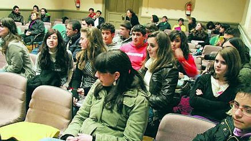 Parte de los alumnos participantes en el proyecto, en Cudillero.