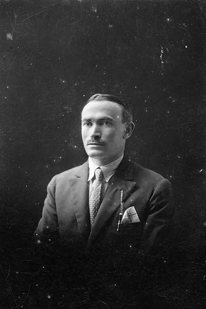 Antonio Valcarce hacia 1920 Archivo Pacheco.jpg