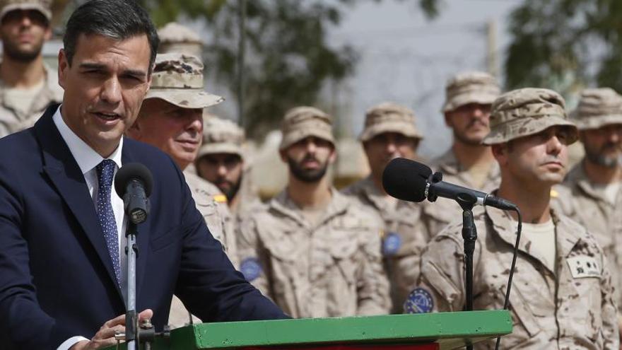 Pedro Sánchez visita al contingente militar en Mali.