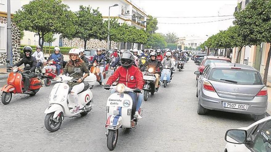 Vii encuentro del vespa club palma del río con una participación de 170 vespas