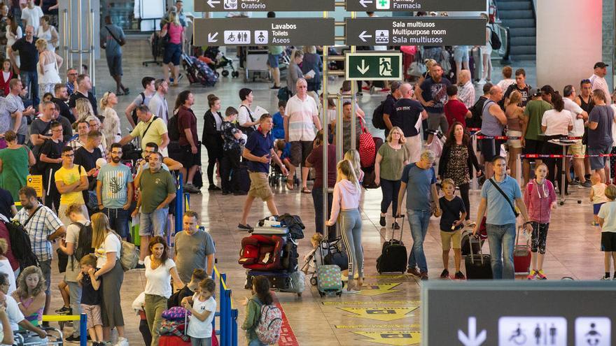 La mitad de los pasajeros de las compañías de bajo coste se sienten maltratados