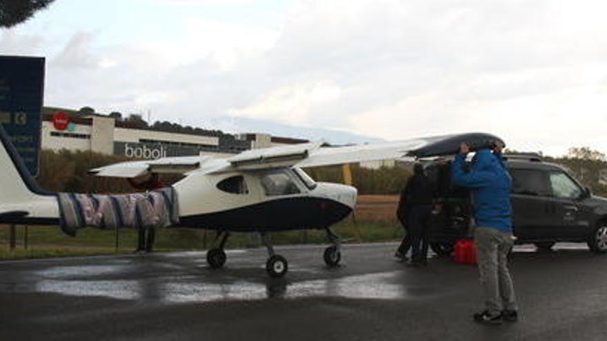 L&#039;avioneta que ha aterrat en una àrea de descans de l&#039;AP-7