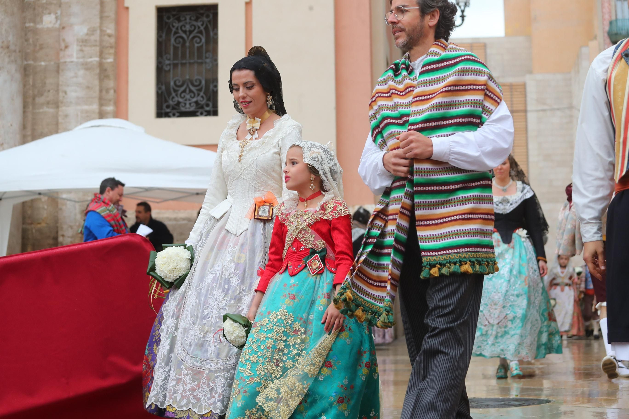 Búscate en el primer día de ofrenda por la calle de la Paz (entre las 15:30 a las 17:00 horas)