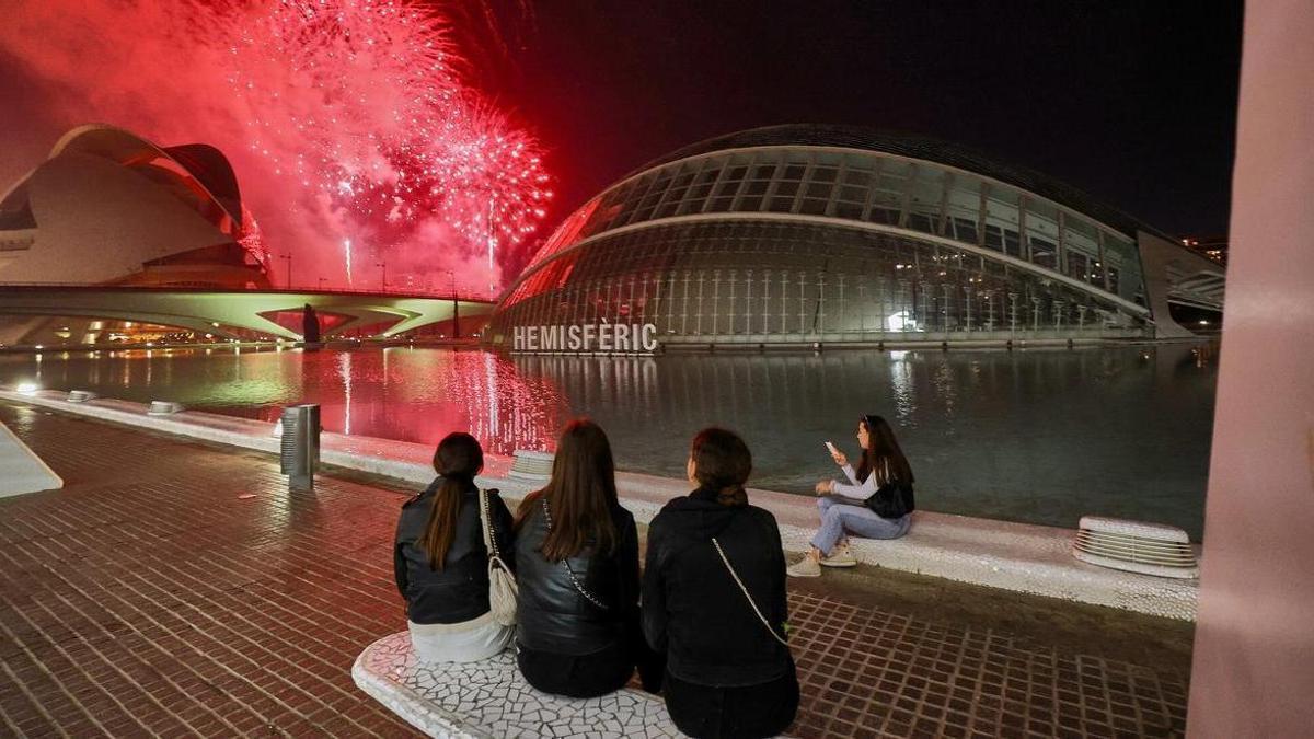 El calendario pirotécnico de las Fallas de València 2026: cada mascletà y cada castillo, día a día.