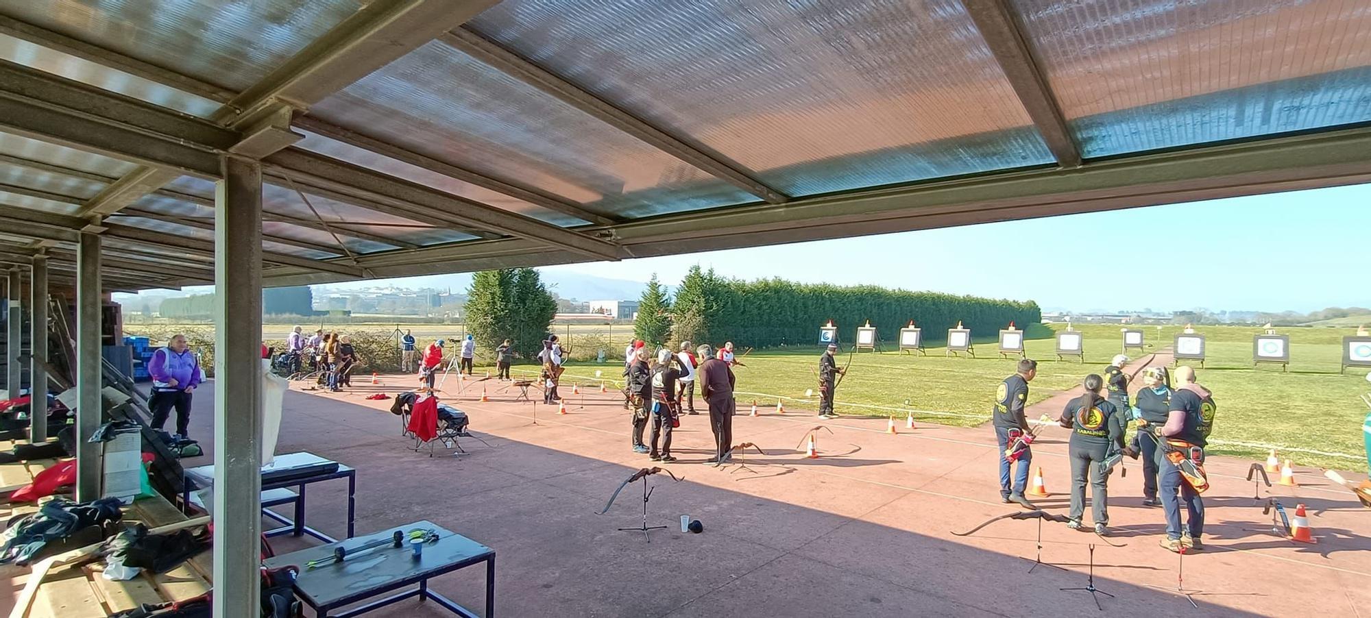 Así fue la primera competición del año de tiro con arco al aire libre en Llanera: Arqueros del Xabalín logra la plata y el bronce
