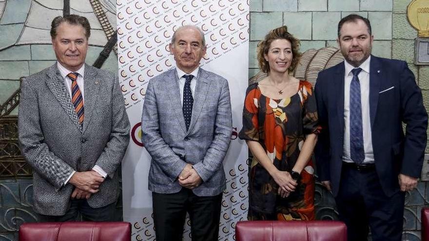 Por la izquierda, Félix Baragaño, Luis Noguera, Ana Concejo y Carlos Paniceres, ayer, en la sede de la Cámara de Comercio de Avilés.