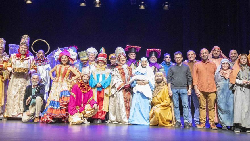 Das diesjährige Ensemble bei einer der Proben im Teatro Xesc Forteza. Die Aufführung findet dann unter freiem Himmel statt.