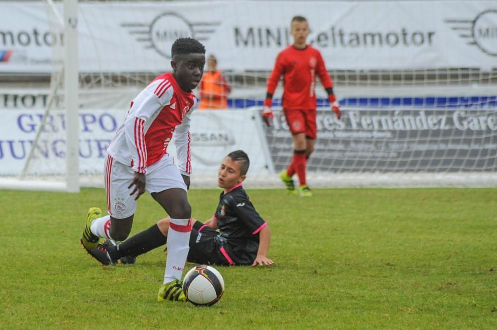 El arranque del Arousa Fútbol-7 trae a la localidad este fin de semana visitantes venidos de hasta siete países