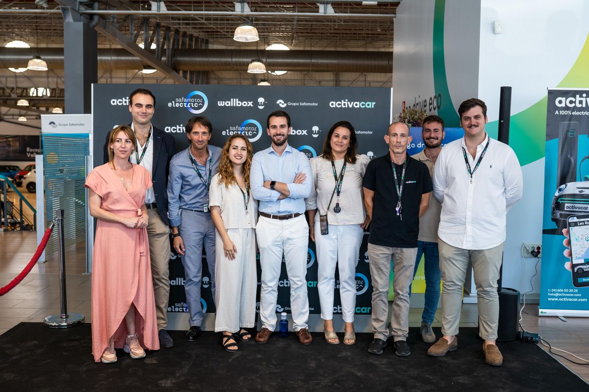 El equipo de Activacar en la inauguración del nuevo espacio en las instalaciones de Safamotor Electric