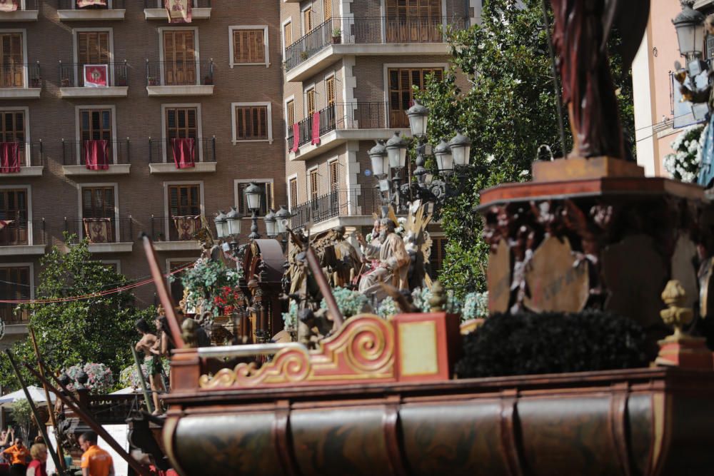 Las Rocas, expuestas en la plaza de la Virgen