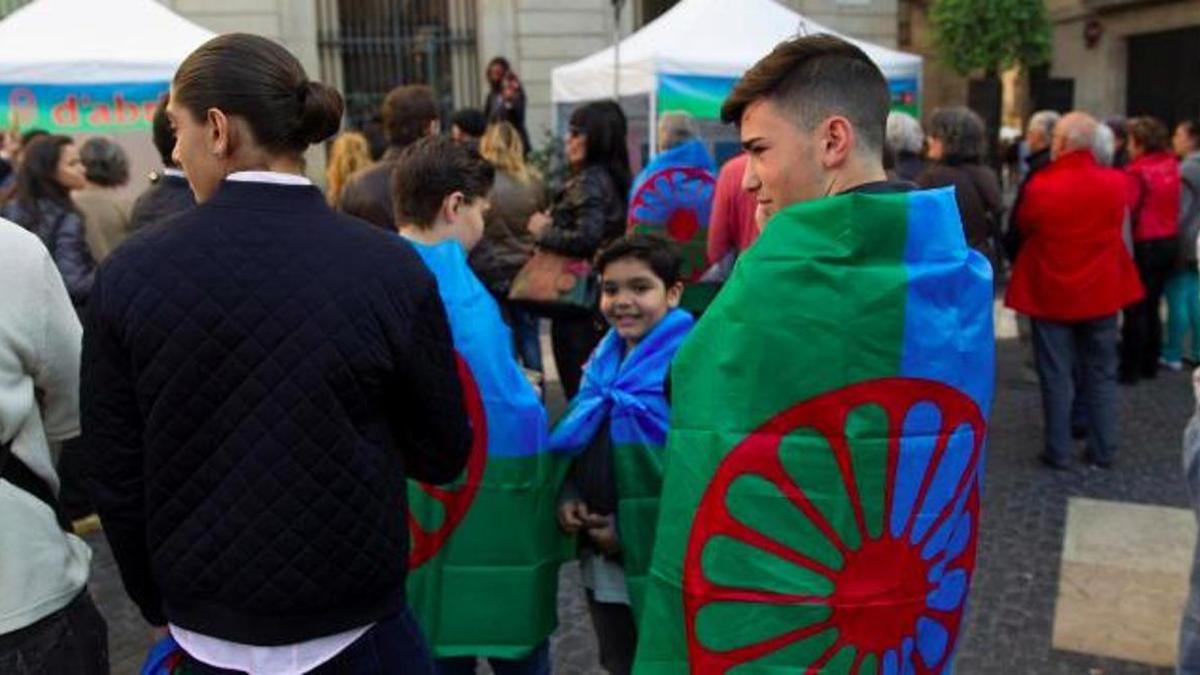 Un acto conmemorativo del Día Internacional del Pueblo Gitano en Barcelona, en 2018.