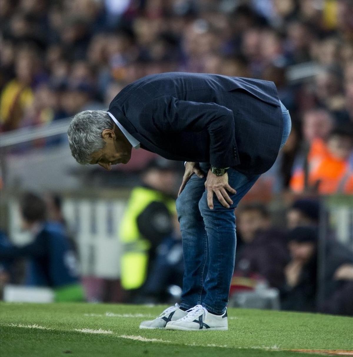 Setién se desespera. El equipo no podía tropezar también ante la Real