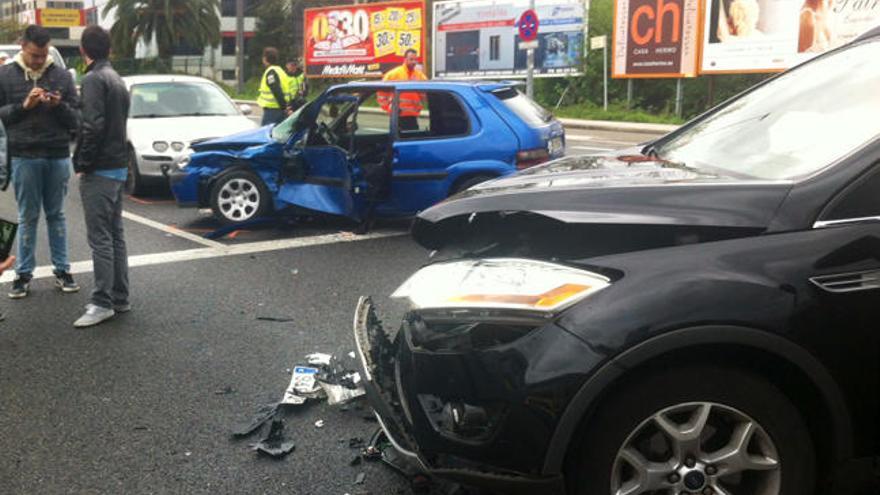 Siete heridos en una colisión múltiple en la Avenida de Madrid