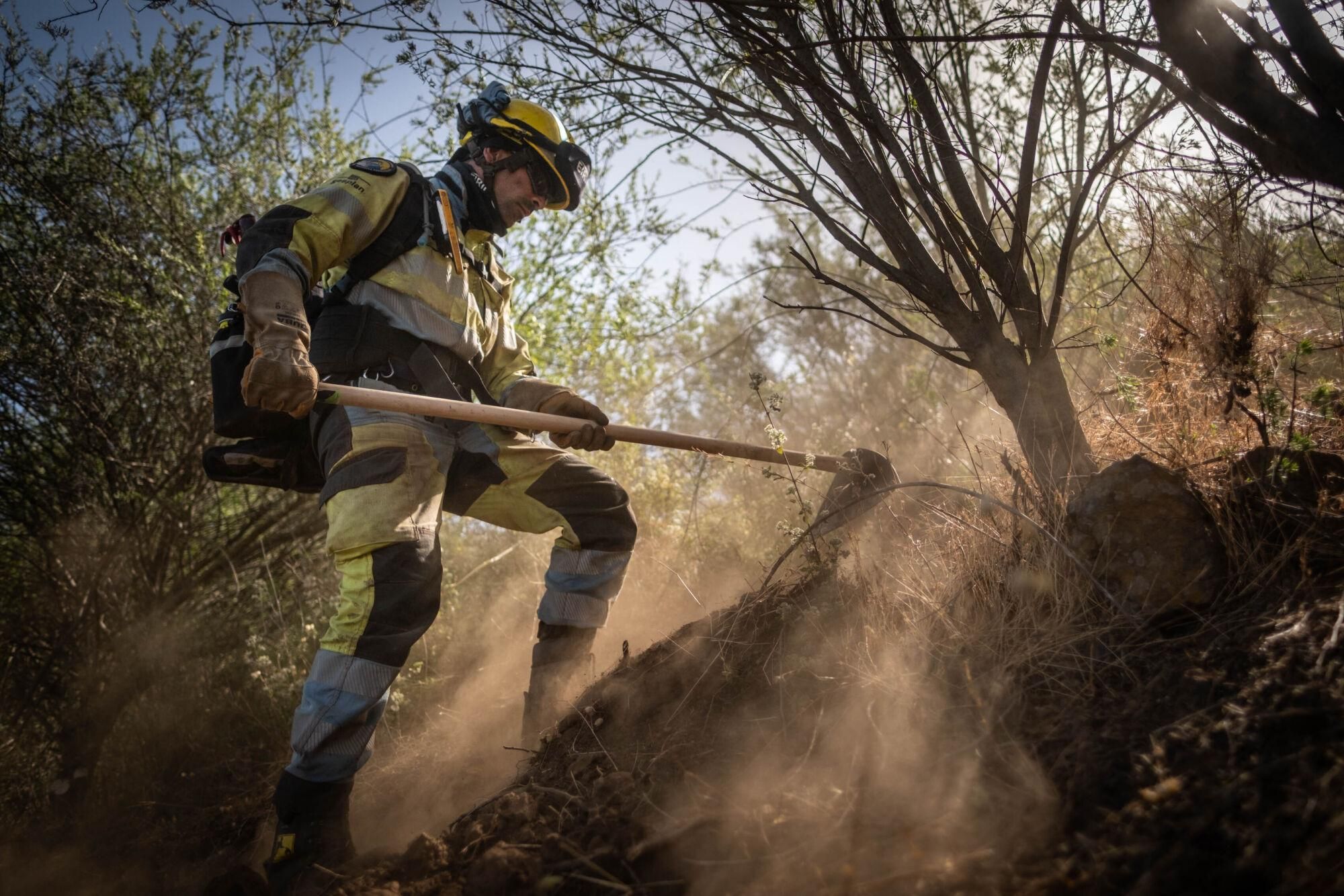 Control del incendio en Tenerife