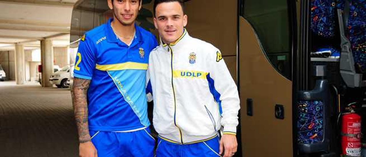 Araujo y Roque posan ayer antes de viajar a Lugo.