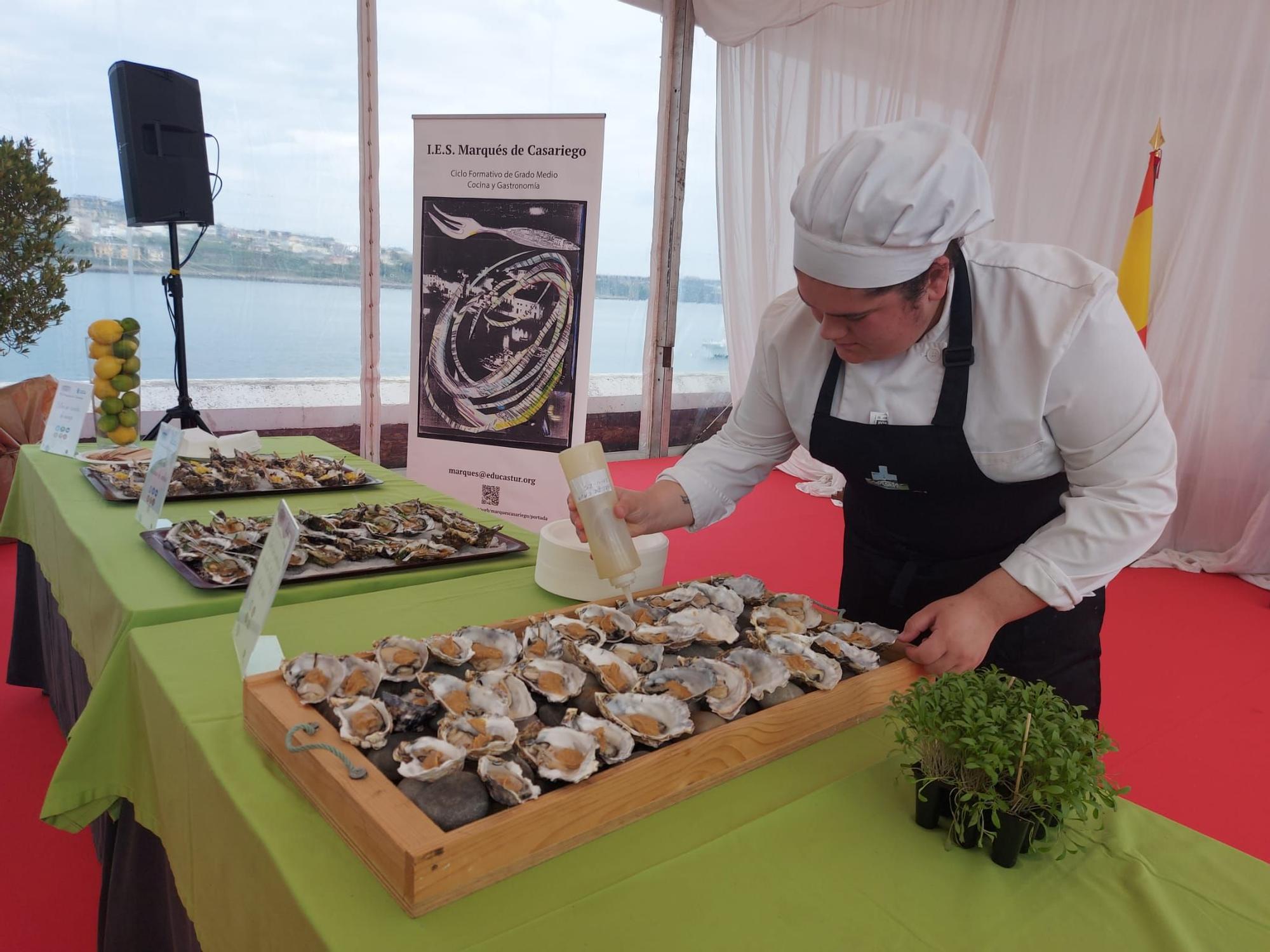 En imágenes: El festival gastronómico "Somos la ostra" llena Castropol
