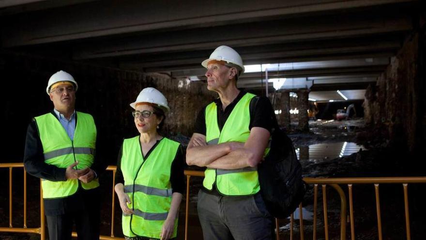 José María Pertierra, Belén Fernández y Jesús Sánchez visitan los trabajos.