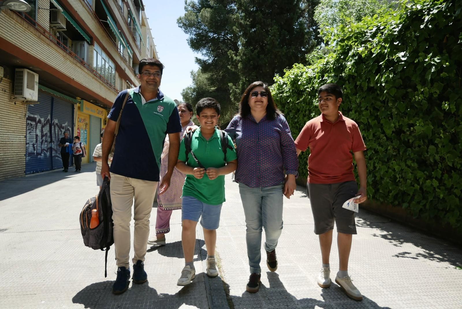 En imágenes | Amna se reencuentra con sus dos hijos tras quedar libre del asesinato de su bebé