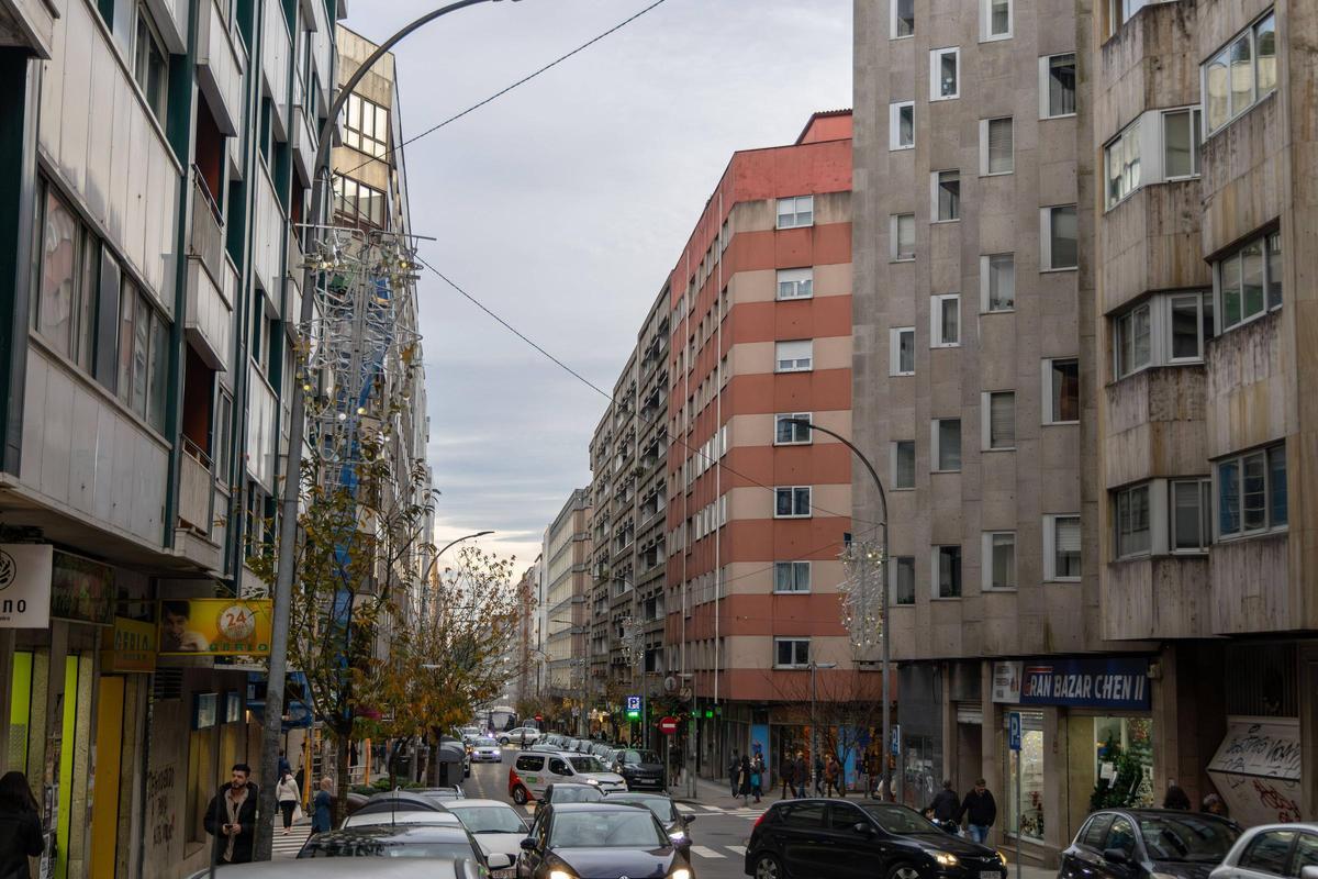 Malestar entre comerciantes del Ensanche por el aumento de multas en zonas de carga y descarga.