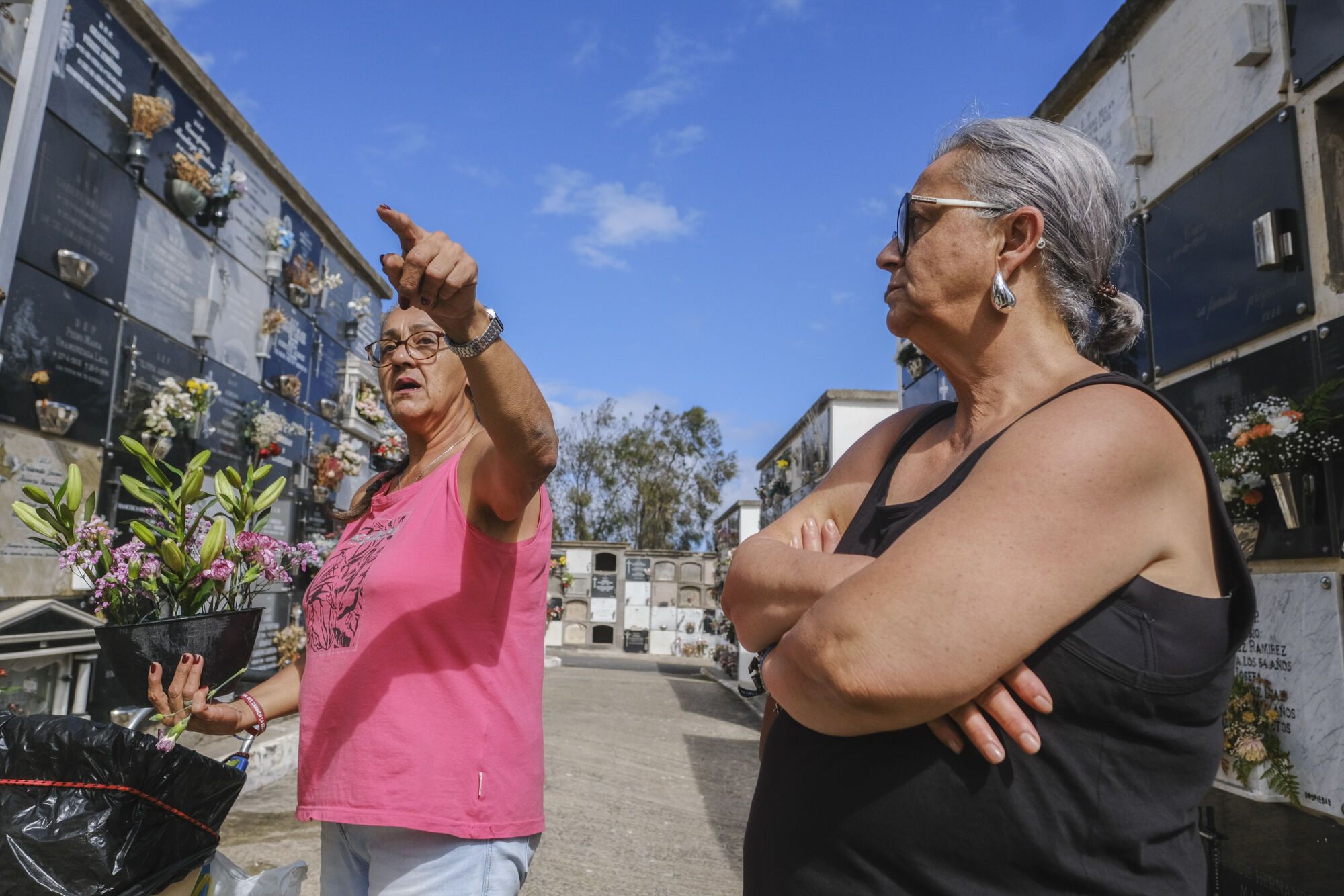 El cementerio de San Lázaro se prepara para el Día de Todos los Santos