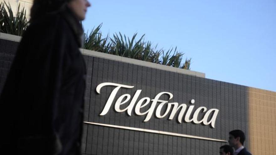 Telefónica ganó un 46,9% menos que en 2010