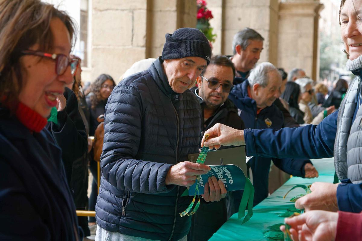 Búscate en la galería de fotos del reparto del ''libret' de Magdalena en Castelló