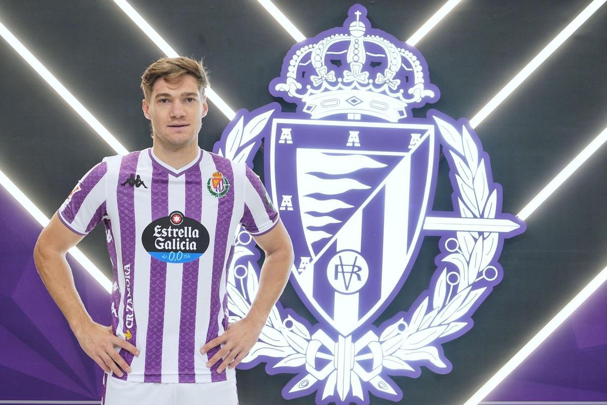 Lucas Sanseviero, en su presentación como nuevo jugador del Real Valladolid, podrá viajar a Córdoba este sábado.