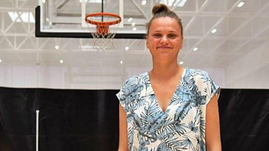 Laura Juskaite posa en L&#039;Alqueria del Basket.