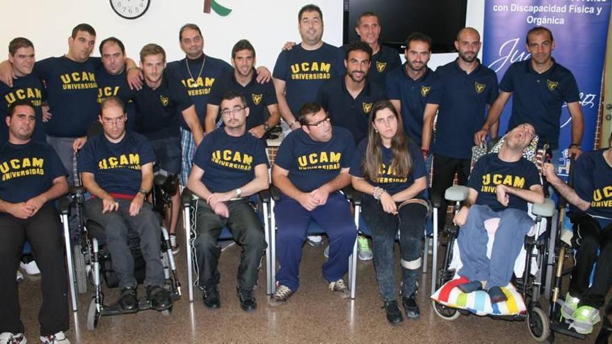 El UCAM brinda su apoyo a los chavales de FAMDIF