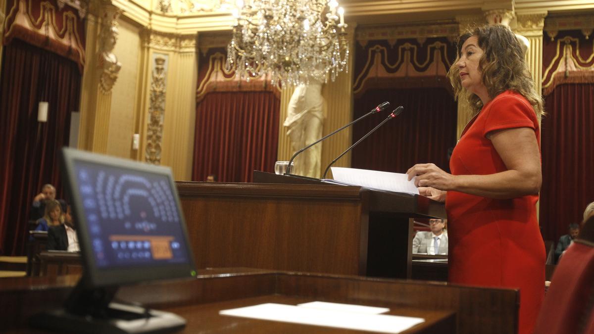 La presidenta del Govern balear, Francina Armengol, interviene durante el Debate de Política General en el Parlament.